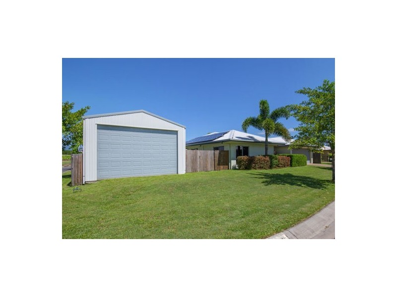 4 Hoffman Close, White Rock QLD 4868