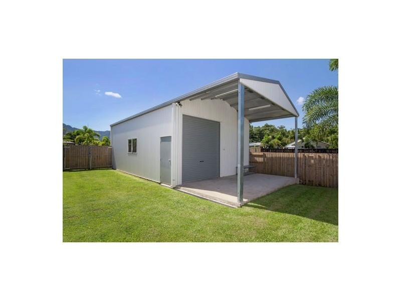 4 Hoffman Close, White Rock QLD 4868