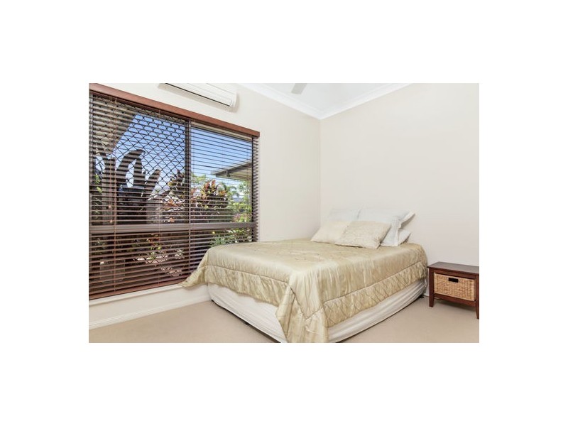 4 Hoffman Close, White Rock QLD 4868