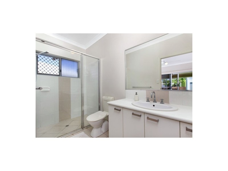 4 Hoffman Close, White Rock QLD 4868