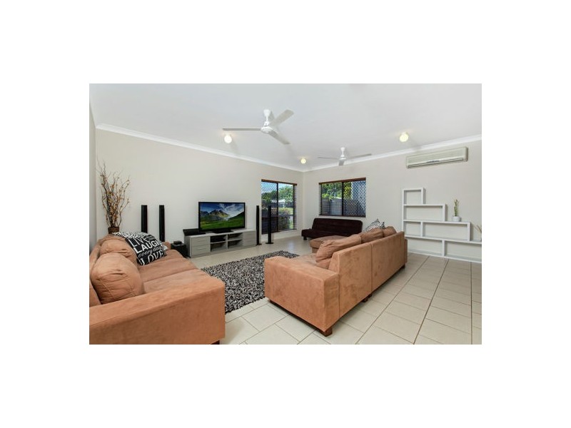 4 Hoffman Close, White Rock QLD 4868