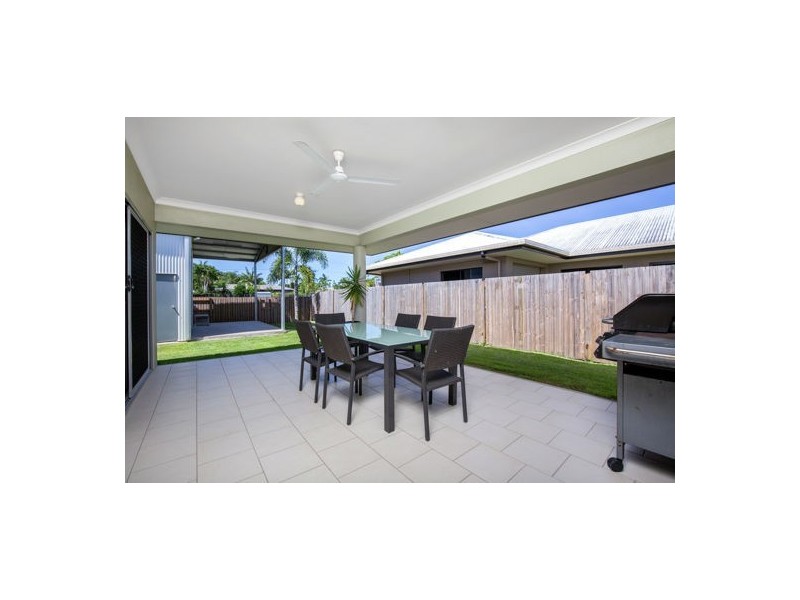 4 Hoffman Close, White Rock QLD 4868