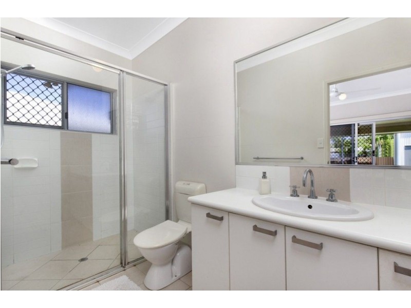 4 Hoffman Close, White Rock QLD 4868