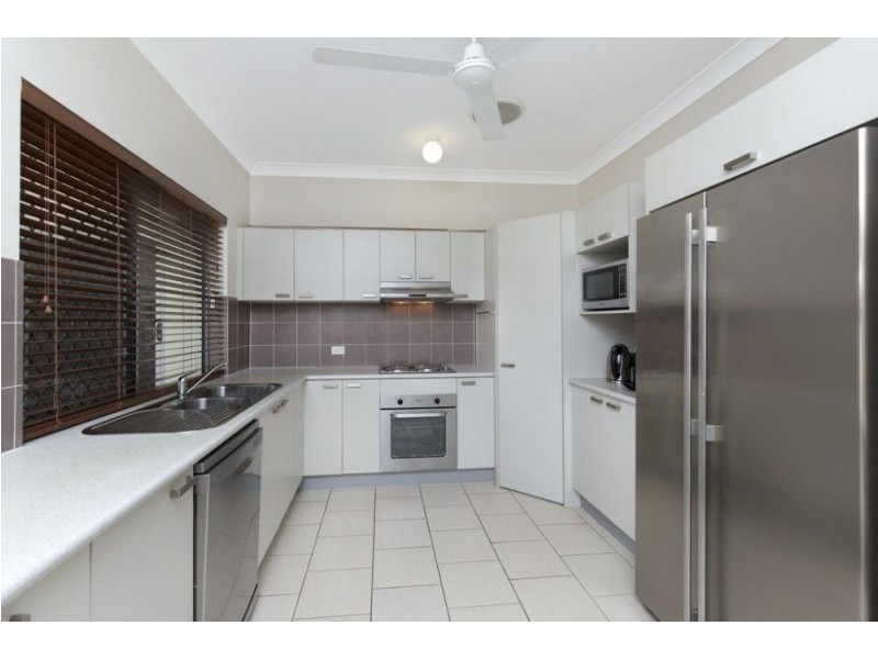 4 Hoffman Close, White Rock QLD 4868