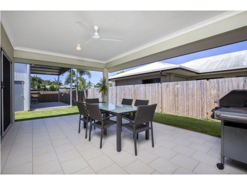 4 Hoffman Close, White Rock QLD 4868