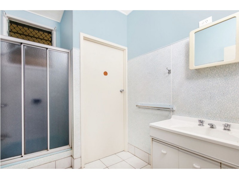 14 West Street, Manunda QLD 4870