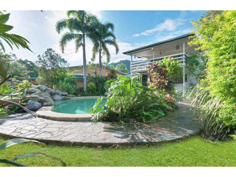 27 Hillview Crescent, Whitfield QLD 4870