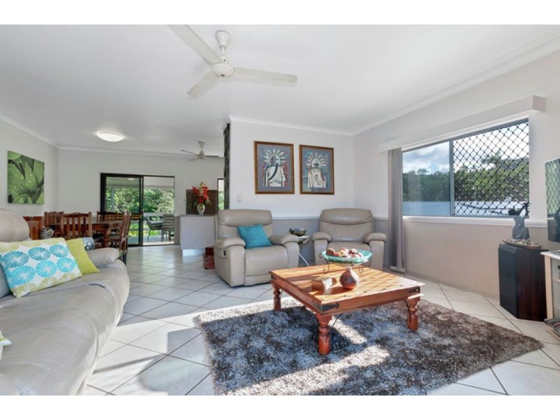 27 Hillview Crescent, Whitfield QLD 4870