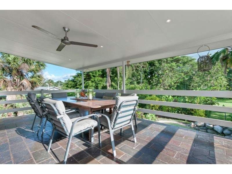 27 Hillview Crescent, Whitfield QLD 4870