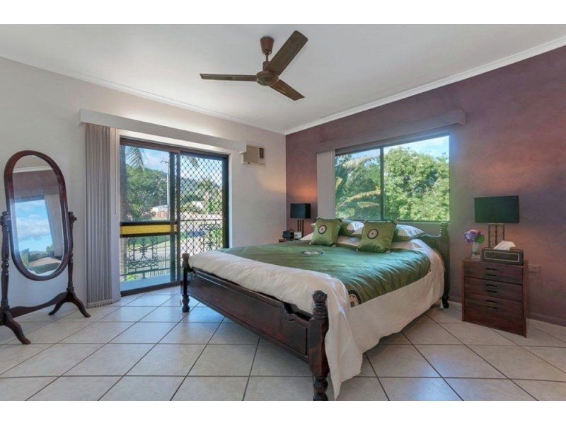 27 Hillview Crescent, Whitfield QLD 4870