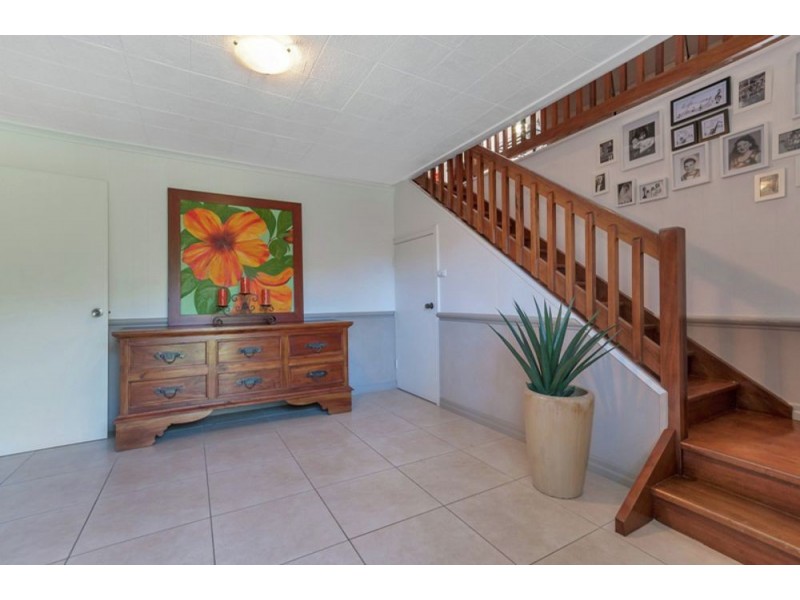 27 Hillview Crescent, Whitfield QLD 4870