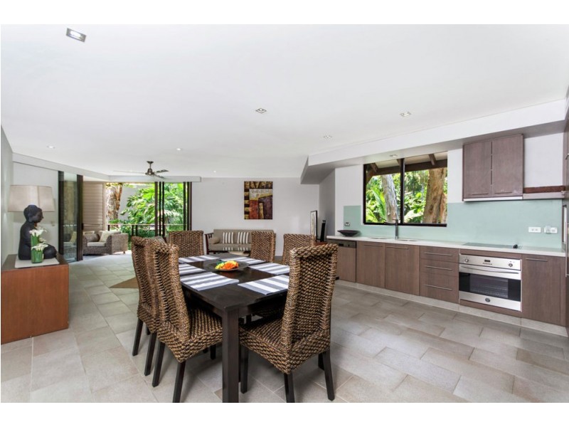 201/5 Triton Street, Palm Cove QLD 4879