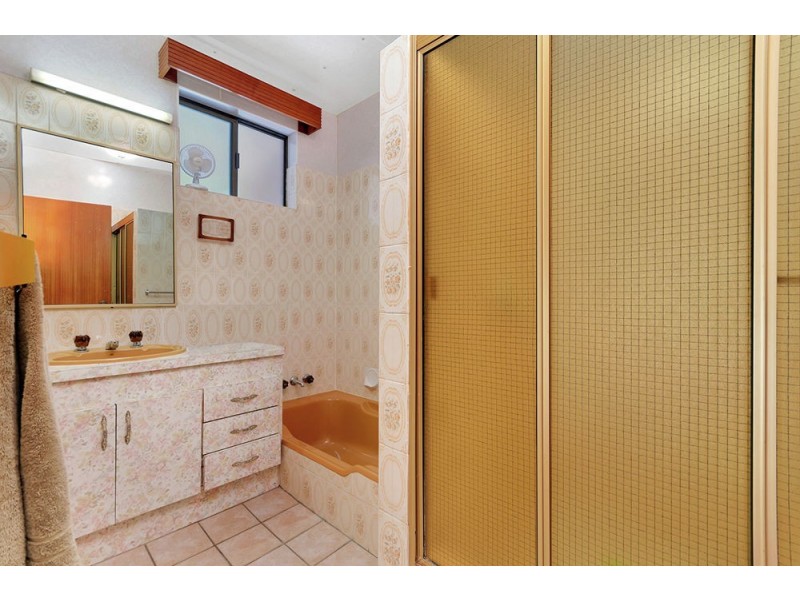 2 Woomala Street, Woree QLD 4868