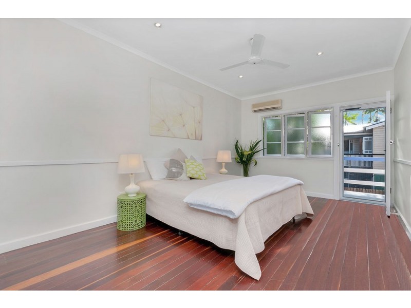 25 Hall Street, Edge Hill QLD 4870