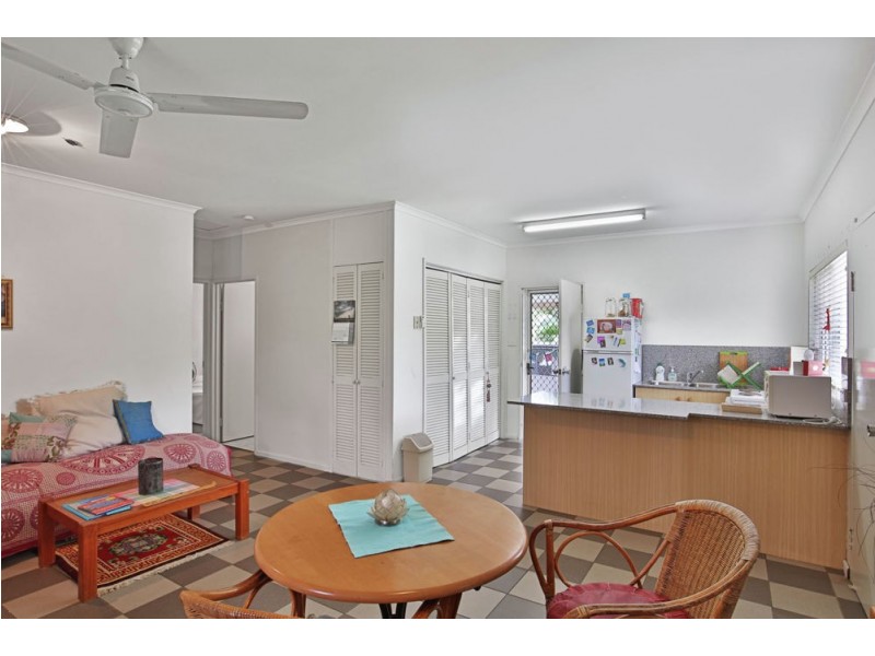 7-9 Nesbit Street, Whitfield QLD 4870