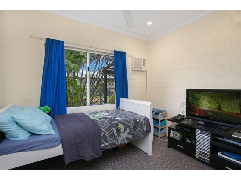 7-9 Nesbit Street, Whitfield QLD 4870