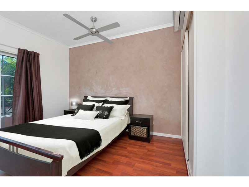 37/327 Lake Street, Cairns North QLD 4870