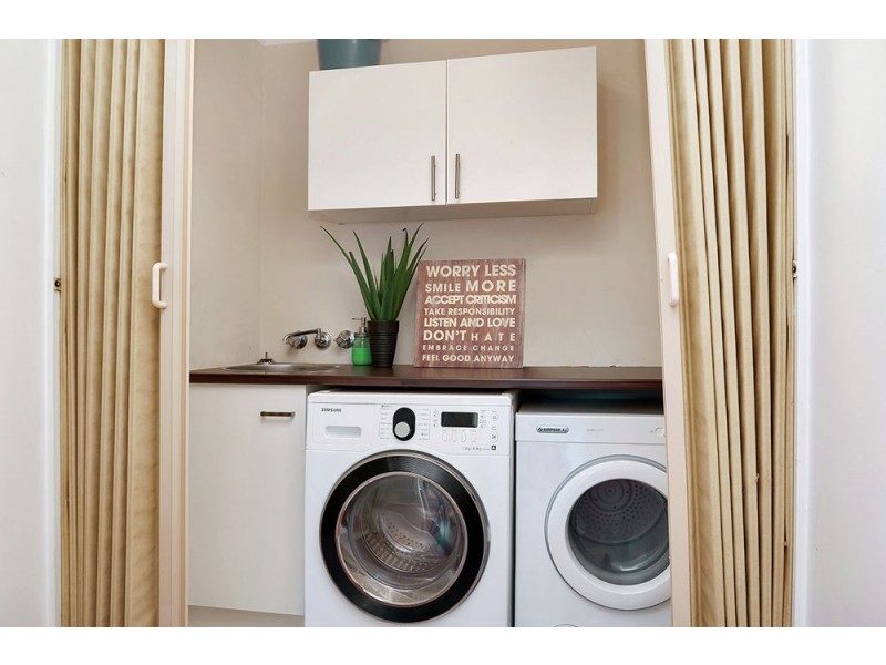 37/327 Lake Street, Cairns North QLD 4870