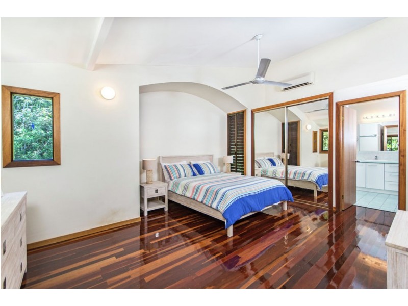 1 Cedrela Close, Kamerunga QLD 4870