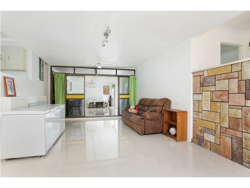 42 Jensen Street, Manoora QLD 4870