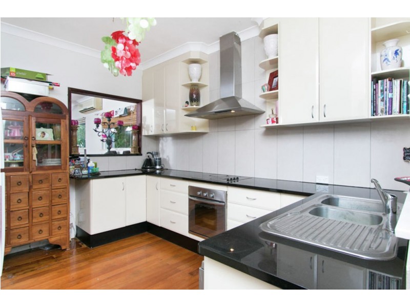 270 Aumuller Street, Westcourt QLD 4870