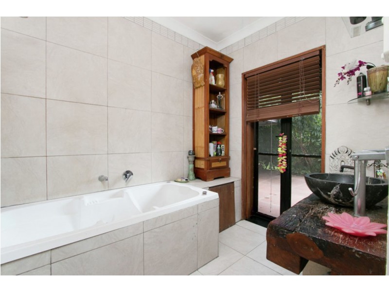 270 Aumuller Street, Westcourt QLD 4870