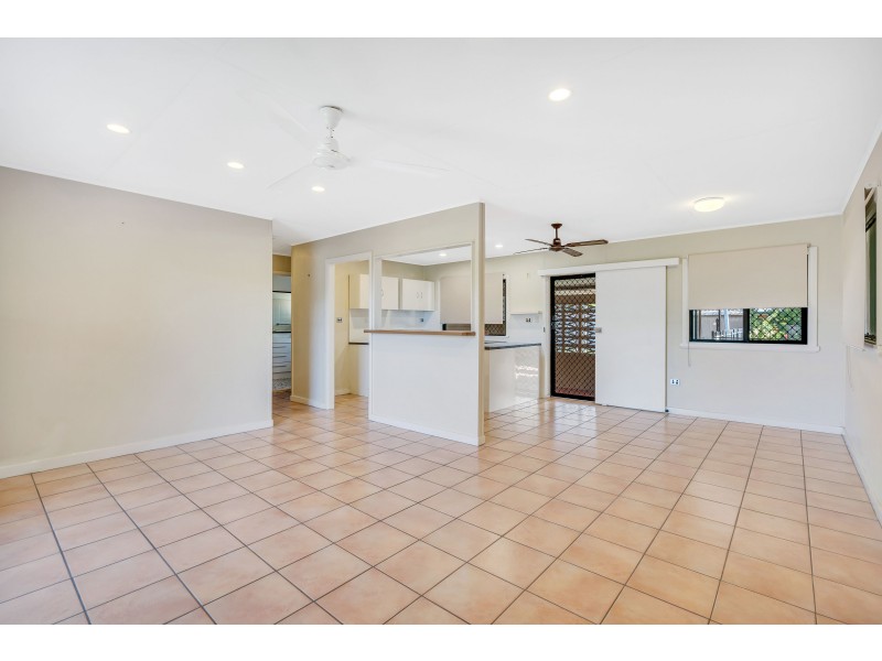 261 Aumuller Street, Westcourt QLD 4870