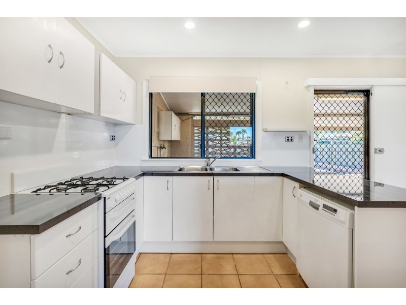 261 Aumuller Street, Westcourt QLD 4870