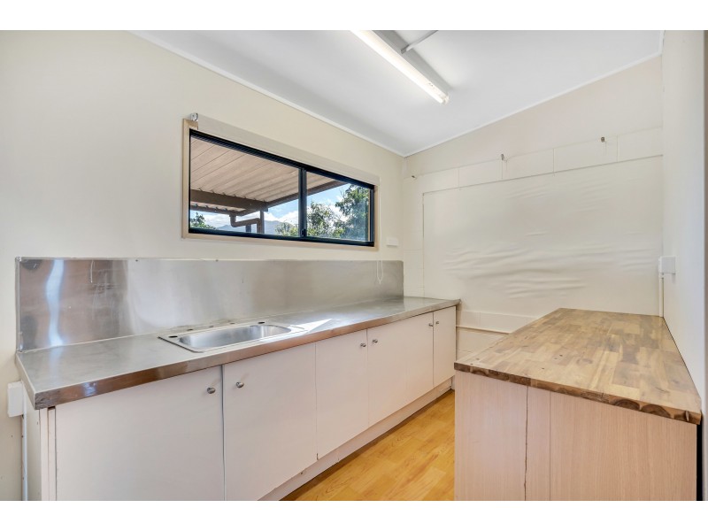 261 Aumuller Street, Westcourt QLD 4870