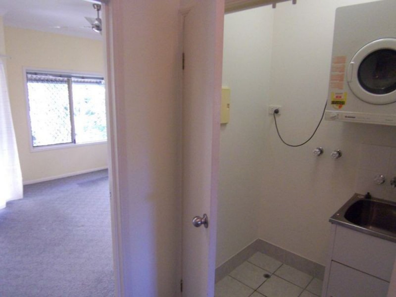 8/35 Greenslopes Street, Manunda QLD 4870