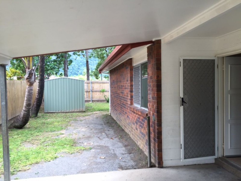11 Craig Street, Mooroobool QLD 4870