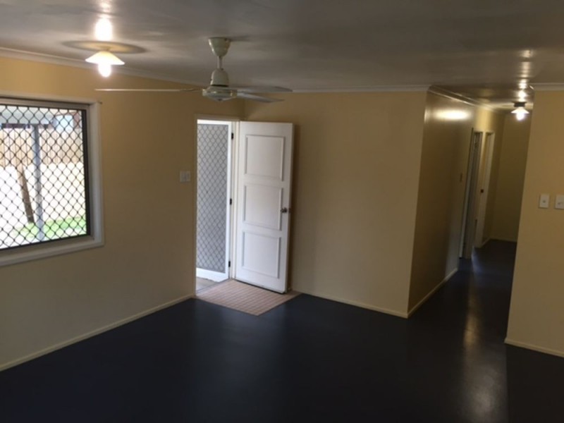 11 Craig Street, Mooroobool QLD 4870