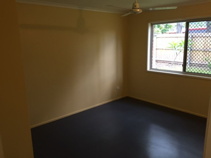 11 Craig Street, Mooroobool QLD 4870