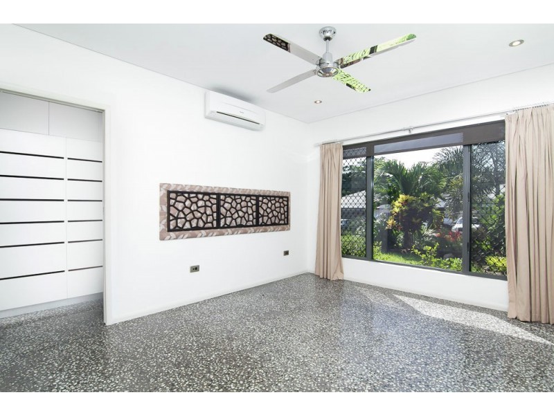 Palm Cove QLD 4879