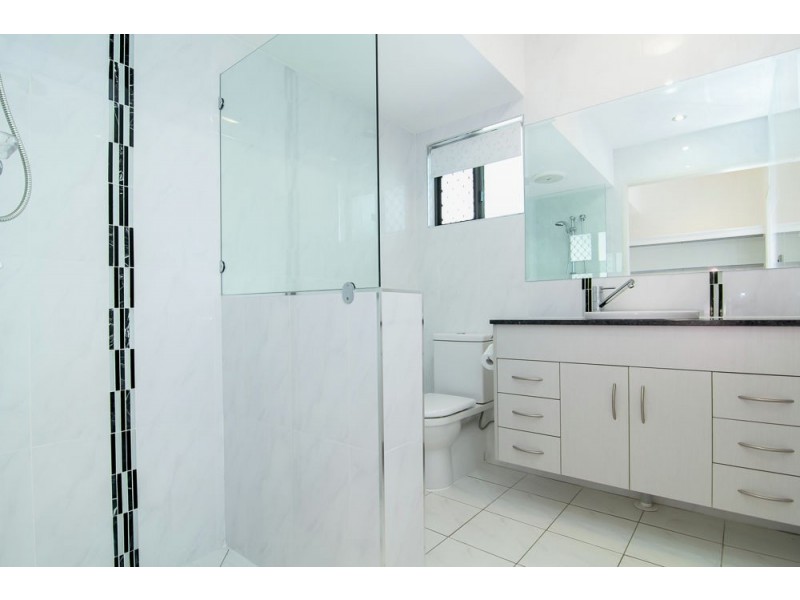 Palm Cove QLD 4879