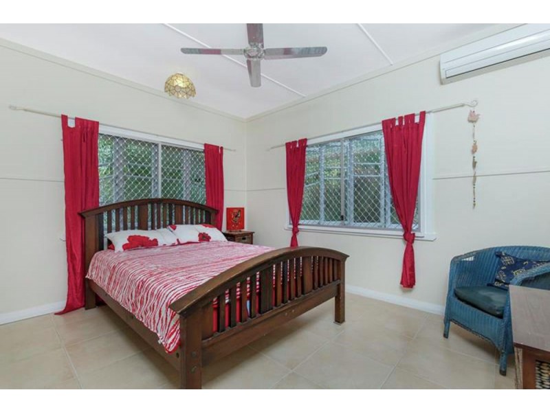 6 Avon Street, Stratford QLD 4870