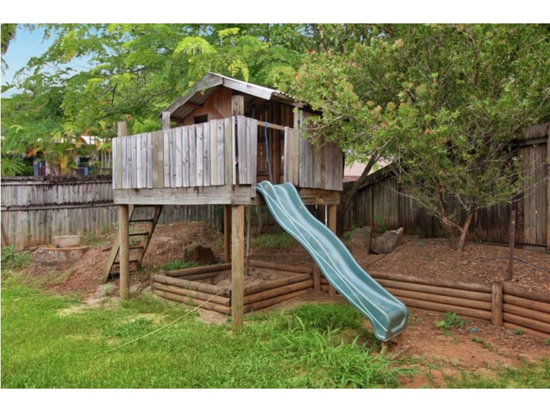 8 Baway Close, Caravonica QLD 4878