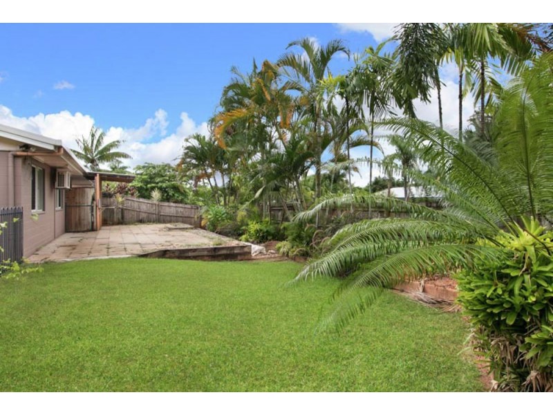 8 Baway Close, Caravonica QLD 4878