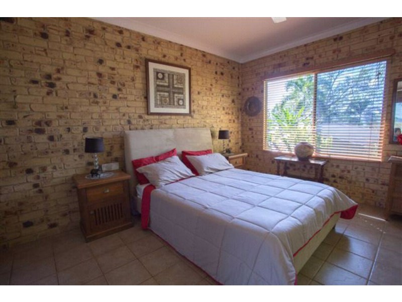 9 Gorge Street, Mossman Gorge QLD 4873