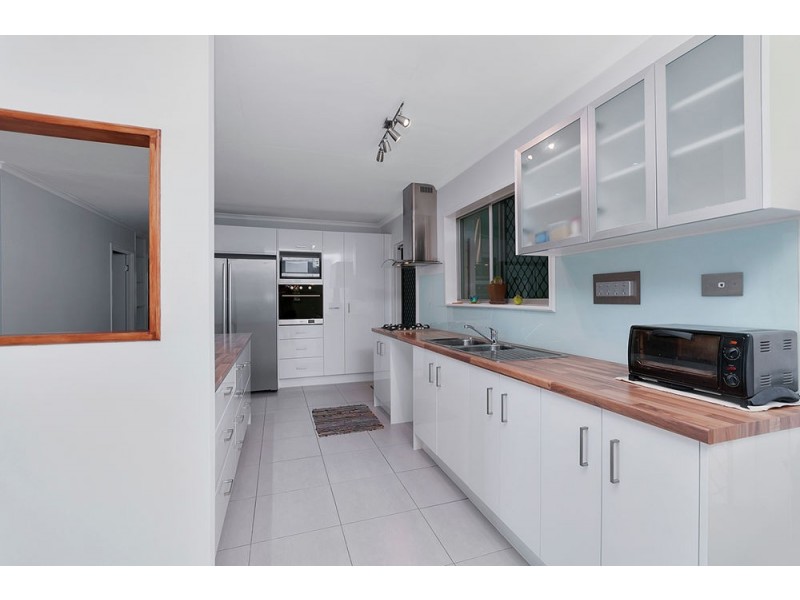 23 English Street, Manunda QLD 4870