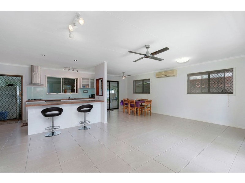 23 English Street, Manunda QLD 4870