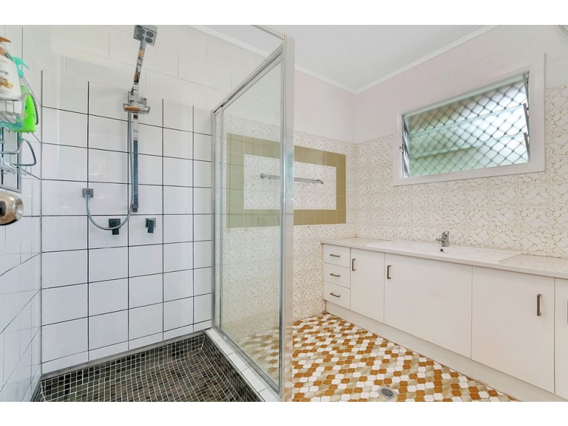 23 English Street, Manunda QLD 4870