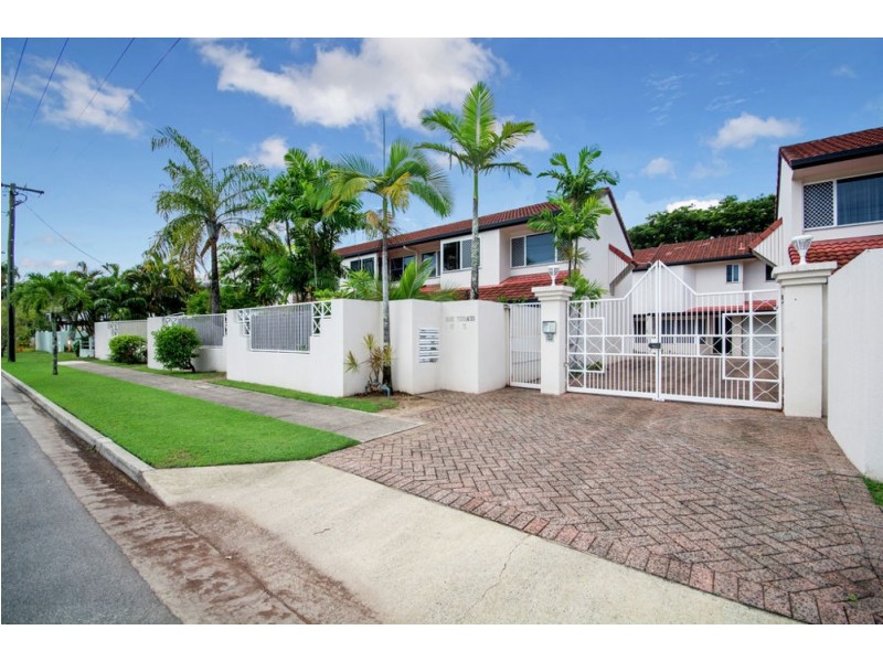 2/67-71 Digger Street, Cairns North QLD 4870