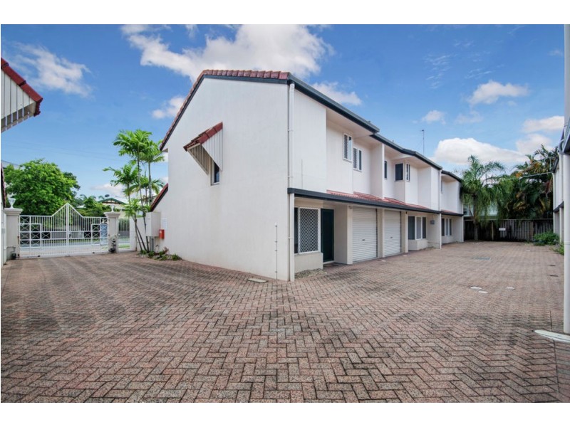 2/67-71 Digger Street, Cairns North QLD 4870
