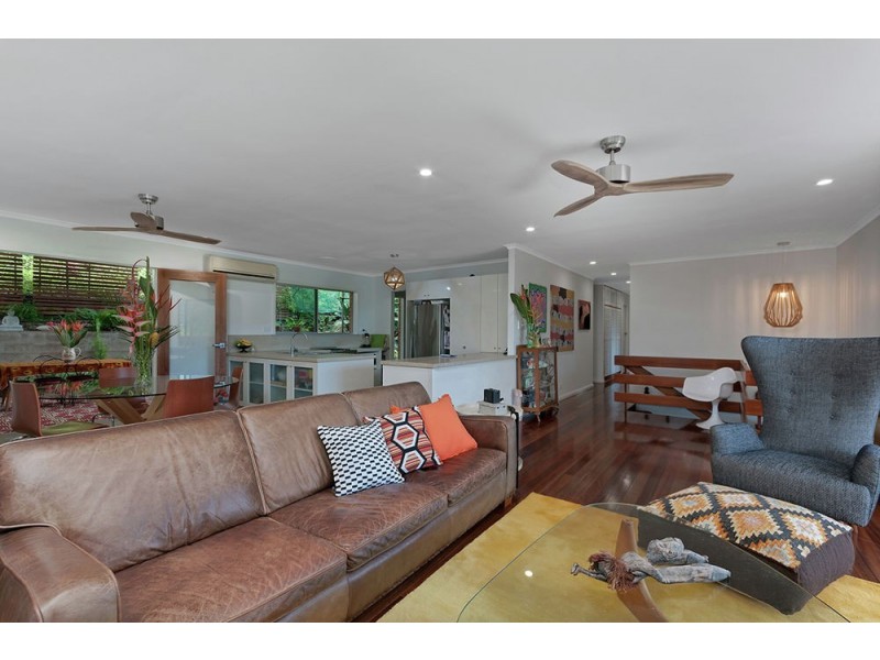 27 Atherton Street, Whitfield QLD 4870