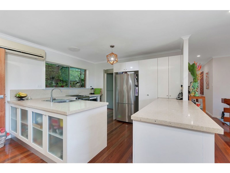 27 Atherton Street, Whitfield QLD 4870