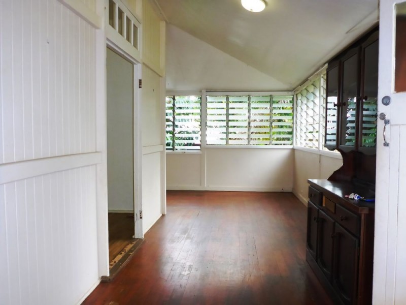 7 Margaret St, Redlynch QLD 4870