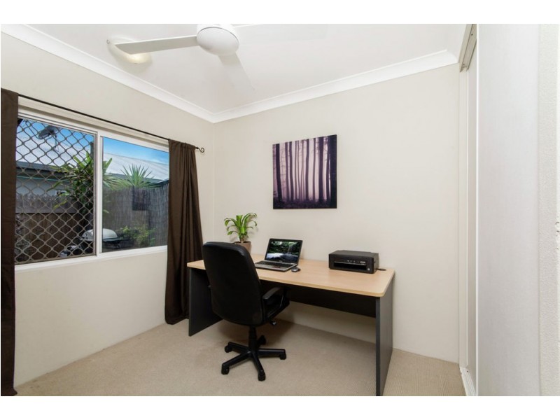 4/4 Golden Grove Drive, Bentley Park QLD 4869