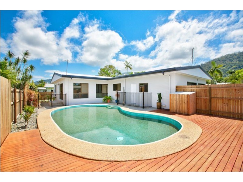 33 Lime Street, Mooroobool QLD 4870