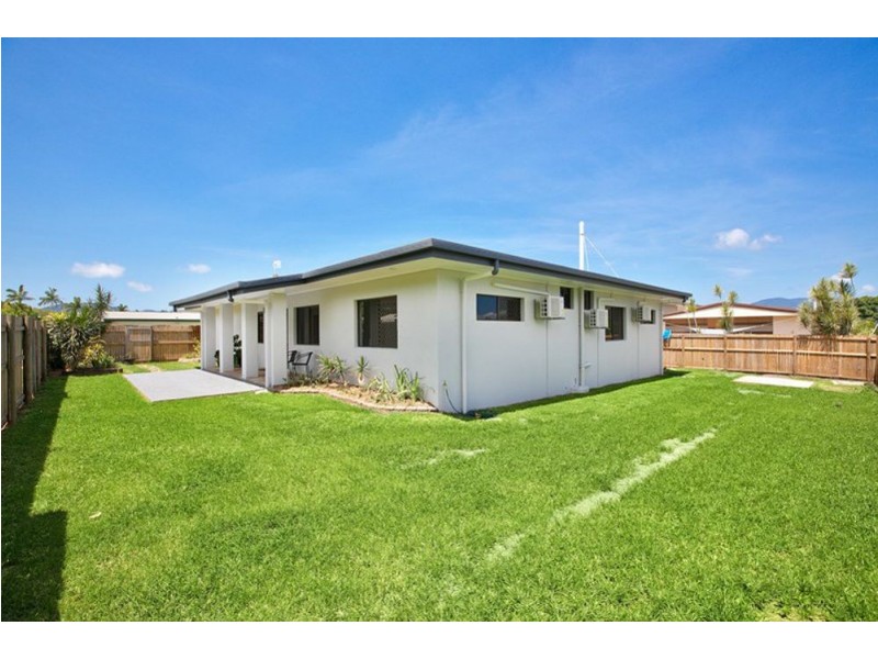 33 Lime Street, Mooroobool QLD 4870